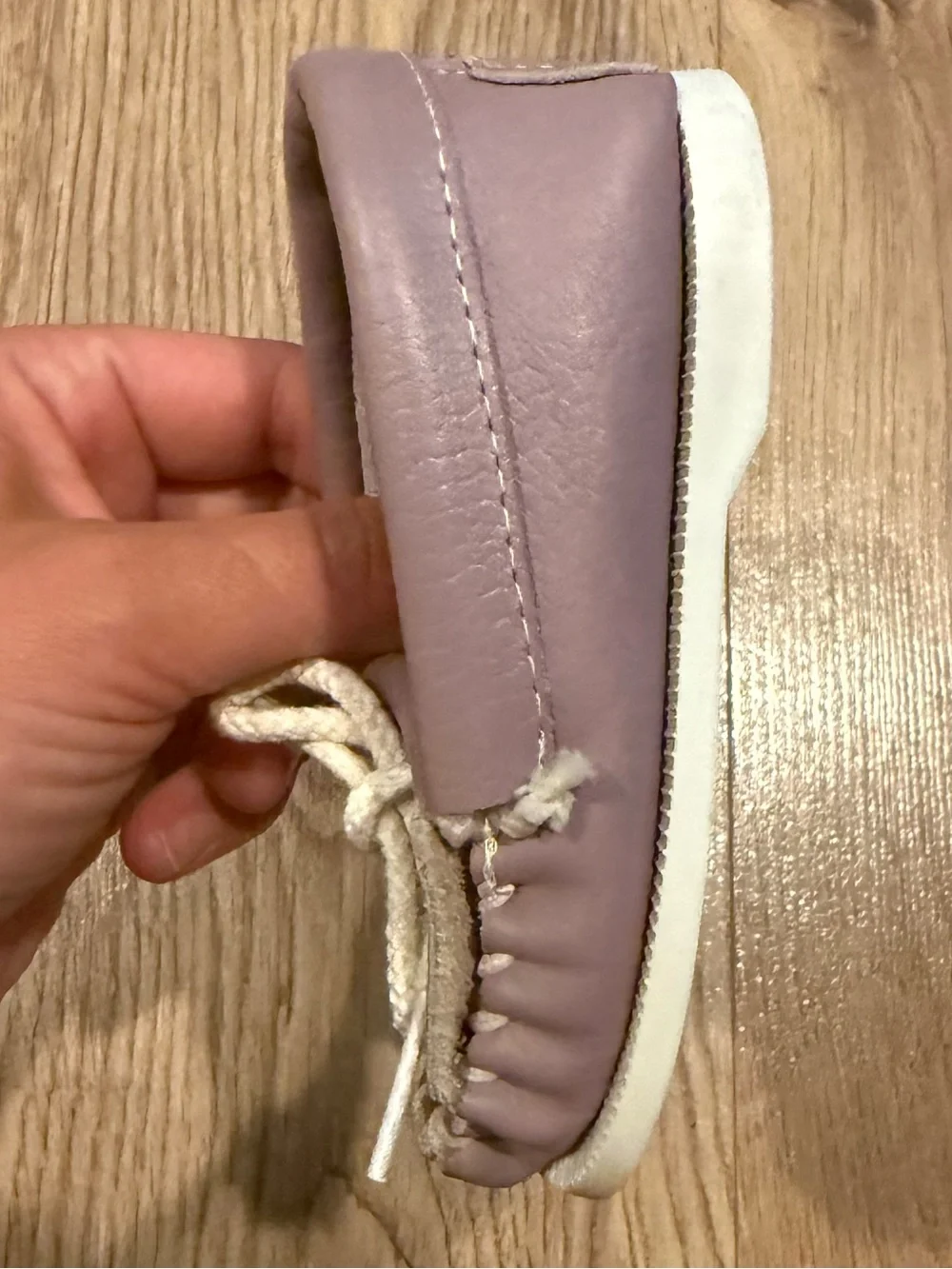 Minnetonka Toddler Size 4 USA Leather Beaded Thunderbird Moccasins Lavender